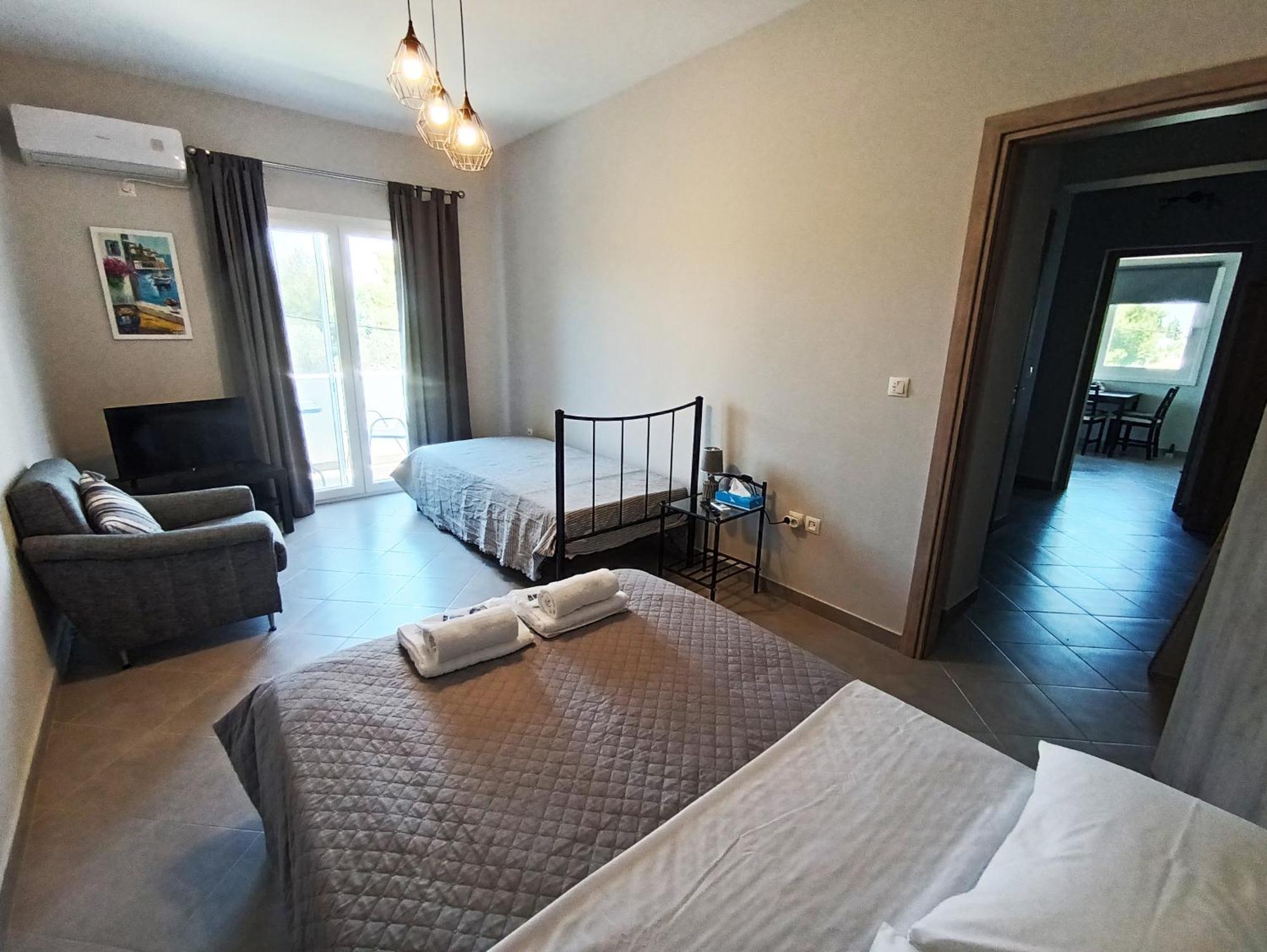 Airport Palmtree Apartments - 15Min From Airport Artemida  Exterior photo